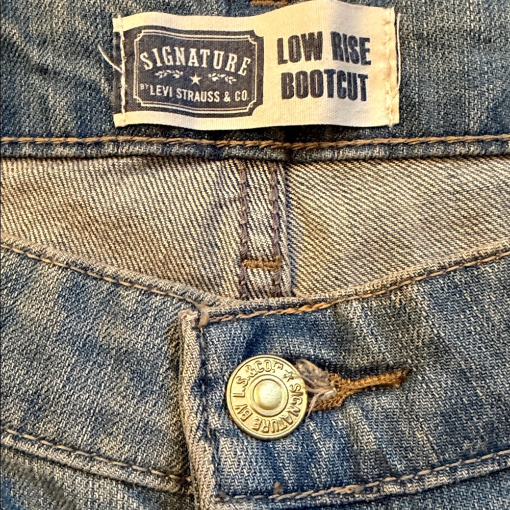 NWOT Women’s Levi Strauss Signature Low Rise Bootcut Jeans Misses Size 8 Blue - Picture 6 of 8